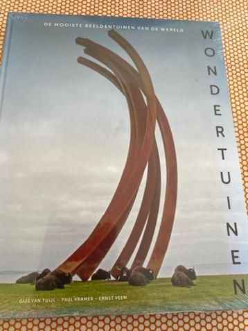 Boek “wondertuinen” de mooiste beeldentuinen van de wereld beschikbaar voor biedingen