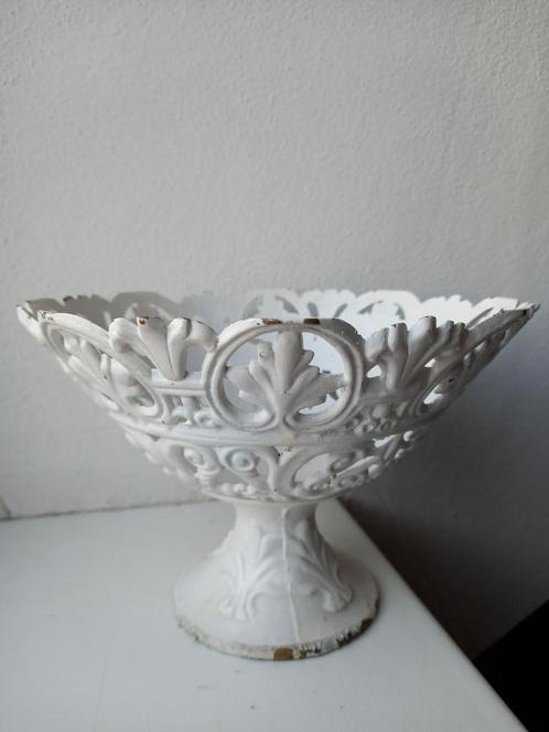 Metalen schaal op voet, Antiek en Kunst, Curiosa en Brocante, Ophalen of Verzenden