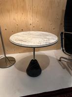 ACHILLE CASTIGLIONI. Upgroup ipaz. Design marmer tafel., Huis en Inrichting, 45 tot 60 cm, Minder dan 55 cm, Ophalen of Verzenden