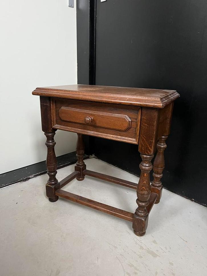 Charmant antiek houten tafeltje met lade, Antiek en Kunst, Antiek | Meubels | Tafels, Ophalen