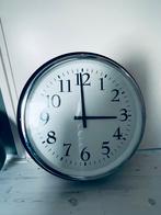 Mooie wandklok, Huis en Inrichting, Ophalen, Zo goed als nieuw, Wandklok