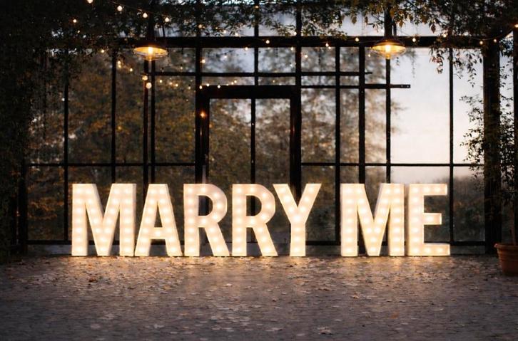 MARRY ME LIGHTS (te huur), Hobby en Vrije tijd, Feestartikelen | Verhuur, Ophalen of Verzenden