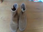 Ugg suede enkellaarsjes:mt 40, UGG, Bruin, Lage of Enkellaarzen, Ophalen of Verzenden