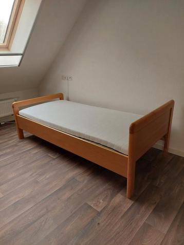 Elektrisch verstelbare lattenbodem eenpersoonsbed 90x200 beschikbaar voor biedingen
