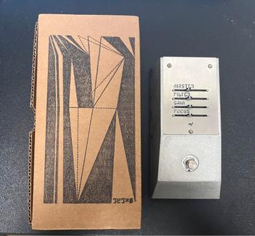 OxEAE boost Electronic Audio Experiments beschikbaar voor biedingen