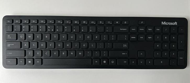 Microsoft Bluetooth Keyboard - Draadloos & Compact, Computers en Software, Toetsenborden, Gebruikt, Qwerty, Draadloos, Multimediatoetsen