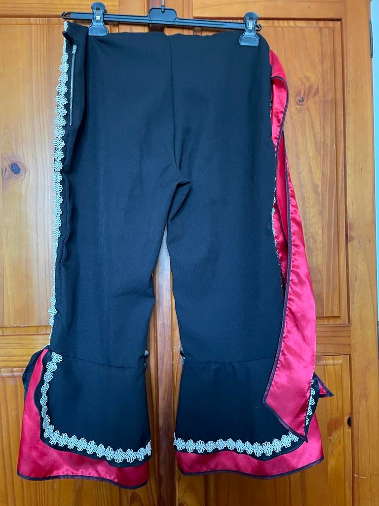 Spaanse danser broek met hoed - maat 40/42, Carnaval, Ophalen of Verzenden, Kleding, Gedragen