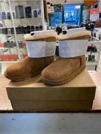 ugg K mini Bailey Bow II - Bruin -, Kleding | Dames, Schoenen, Nieuw, Overige typen, Ophalen of Verzenden, Bruin