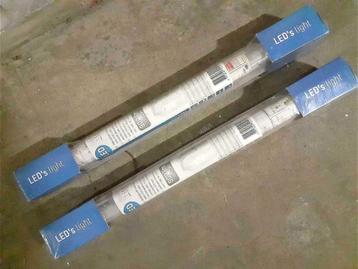 2x LED's Light TL buis T8 1x9W 4000K 65cm-houder (nieuw!) m2 beschikbaar voor biedingen