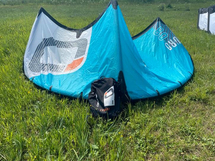 Ozone Enduro V4 8m Kite - Allround Kitesurfen, Watersport en Boten, Kitesurfen, Gebruikt, Kite, 8 m², Geen board, Ophalen of Verzenden