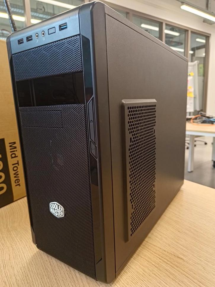 Cooler Master N300 Mid Tower Kast + 2 Fans, Computers en Software, Computerbehuizingen, Gebruikt, Ophalen of Verzenden