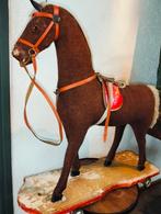 Antiek brocante grote oude houten paard op plank en wielen 1, Antiek en Kunst, Antiek | Speelgoed, Ophalen