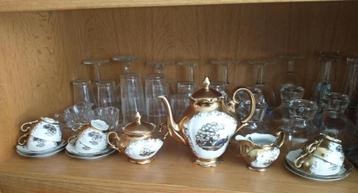 vintage theeservies beschikbaar voor biedingen