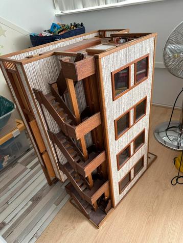 Pakhuis - hout/ handgemaakt beschikbaar voor biedingen