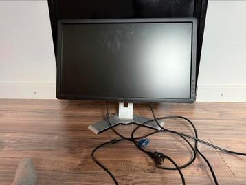 Dell monitor met verstelbare poot en kabels beschikbaar voor biedingen