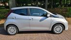 Toyota Aygo 1.0 VVT-i x-play lt, Voorwielaandrijving, Stof, Euro 6, Handgeschakeld