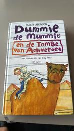 Tosca Menten - Dummie de mummie en de tombe van Achnetoet, Ophalen of Verzenden, Zo goed als nieuw, Tosca Menten