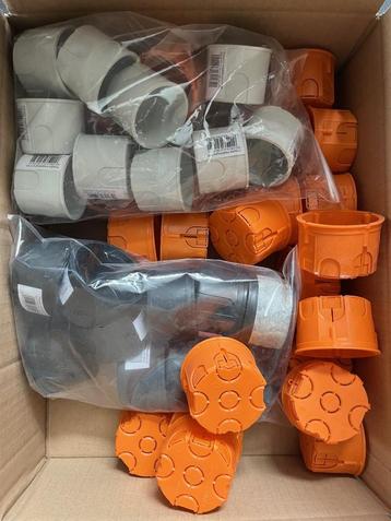 Partij inbouw dozen  beschikbaar voor biedingen