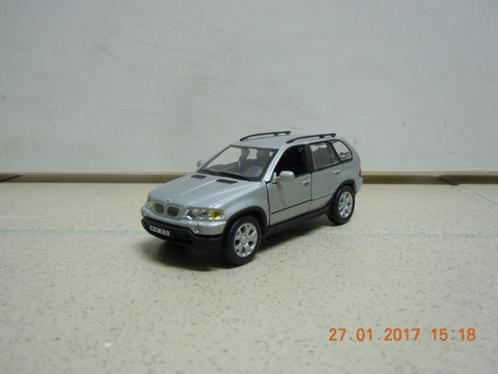 Fraaie zilver grijze BMW X5.  Model van het merk cararama. M, Hobby en Vrije tijd, Modelauto's | 1:43, Nieuw, Auto, Overige merken
