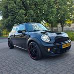 Mini 1.6 Cooper S 2011 184pk Zwart john cooper works uitlaat, Auto's, Mini, Euro 5, Stof, Zwart, 4 cilinders