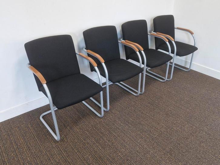 Lande Cole modus sledestoel vergaderstoel buisframe stoel, Huis en Inrichting, Stoelen, Zo goed als nieuw, Blauw, Ophalen of Verzenden