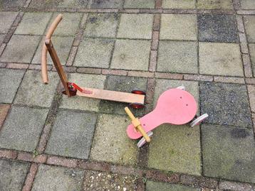 Vintage houten loopfiets en step beschikbaar voor biedingen