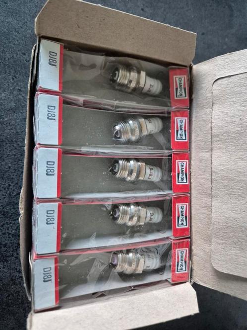 Champion DJ8J bougie - nieuw - per 10 stuks, Doe-het-zelf en Verbouw, Gereedschap | Machine-onderdelen en Toebehoren, Nieuw, Ophalen of Verzenden