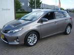 TOYOTA Auris 1.8 Hybrid 136pk Aut Lease Panodak Navigatie, Gebruikt, 4 cilinders, Bruin, Origineel Nederlands