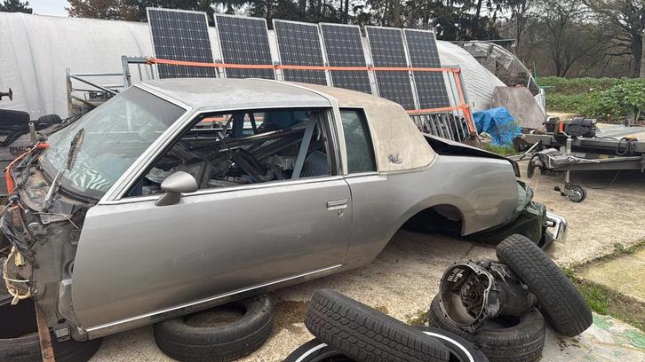 Buick regal 1979  bijna complete auto carrosserie, Auto-onderdelen, Carrosserie en Plaatwerk, Bumper, Buick, Voor, Ophalen of Verzenden