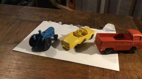3 vinyl auto’s, Hobby en Vrije tijd, Modelauto's | Overige schalen, Verzenden