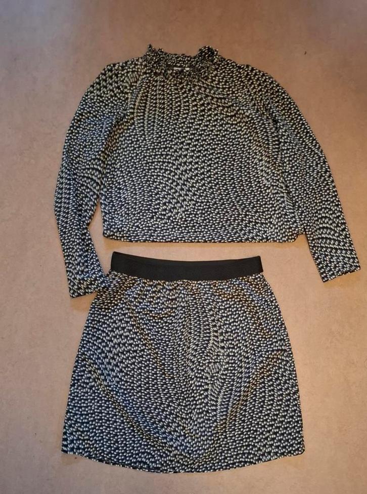 Knit-ted rokje -maat L en blouse set - Maat M, Kleding | Dames, Broeken en Pantalons, Gedragen, Maat 42/44 (L), Zwart, Kort, Ophalen of Verzenden