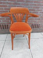 Oude Thonet stoel bekleed (oranje/bruin) ik heb er 3, Ophalen