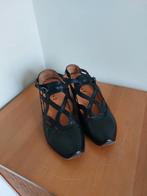 Pumps Think 42, Kleding | Dames, Schoenen, Ophalen, Zo goed als nieuw, Zwart