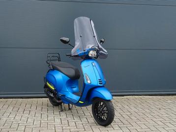 Vespa Sprint S 50i 4t 45km 2021 LED smoke windscherm Beugels beschikbaar voor biedingen