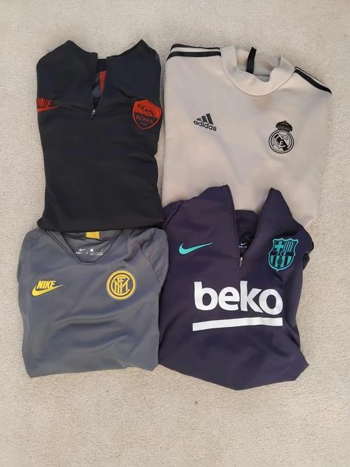Bundel voetbal training pakken en shirts, Sport en Fitness, Voetbal, Zo goed als nieuw, Shirt, Maat M, Ophalen of Verzenden