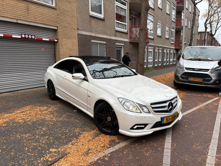Mercedes-Benz E-Klasse 3.0 CDI E350 Coupe AUT 2009 Wit BTW, Auto's, Mercedes-Benz, Particulier, E-Klasse, ABS, Adaptieve lichten