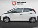 Toyota Aygo 1.0 VVT-i X-Fun | Airco | Radio | Centrale Vergr, Auto's, Toyota, Voorwielaandrijving, Stof, Gebruikt, 4 stoelen