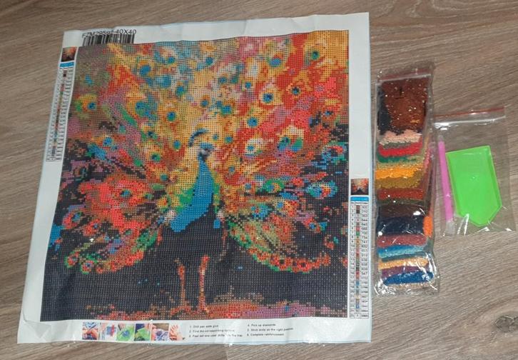 Diamond Painting Pauw Vierkante Steentjes 40x40, Hobby en Vrije tijd, Overige Hobby en Vrije tijd, Nieuw, Ophalen of Verzenden