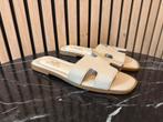 Hermes Oran Slippers Beige Maat 39 Nieuw, Ophalen of Verzenden, Nieuw, Beige, Slippers