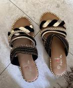 Slippers zwart goud, Ophalen of Verzenden, Zo goed als nieuw, Zwart