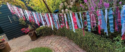 Stoffen linten slinger in vrolijke kleuren 4 mtr, Huis en Inrichting, Overige Huis en Inrichting, Nieuw, Ophalen of Verzenden