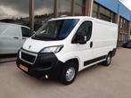 Peugeot Boxer 2.2 BlueHDi 140Pk L1/H1 Premium Airco Navi Cru, Auto's, Voorwielaandrijving, Stof, Gebruikt, 4 cilinders