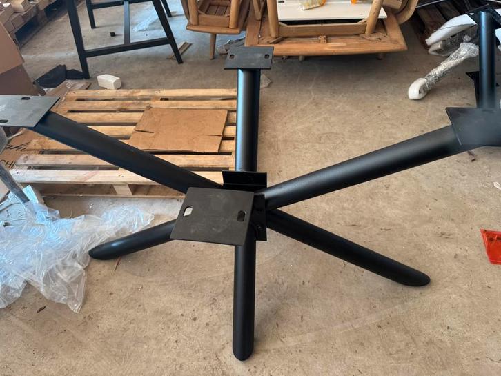 Mooie  industriele matix tafel poot gepoedercoat, Huis en Inrichting, Tafelonderdelen, Zo goed als nieuw, 200 cm of meer, 50 tot 100 cm