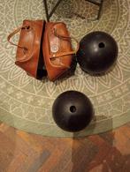 2 Brocante kegel ballen. Waarvan 1 met tas., Ophalen