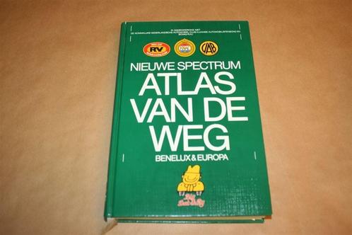 Spectrum Atlas van de weg. Benelux & Europa., Boeken, Atlassen en Landkaarten, Gelezen, 1800 tot 2000, Ophalen of Verzenden