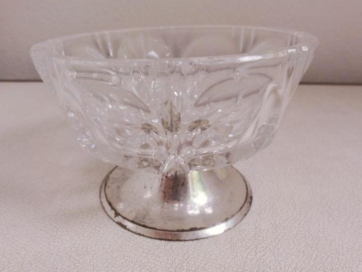 Suikerschaaltje, kristalglas met zilverkleurig voetje, Antiek en Kunst, Antiek | Glas en Kristal, Ophalen of Verzenden