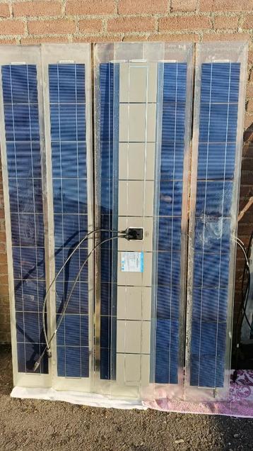 5 smalle zonnepanelen 5,6v / 36w per stuk (niet schoon) beschikbaar voor biedingen