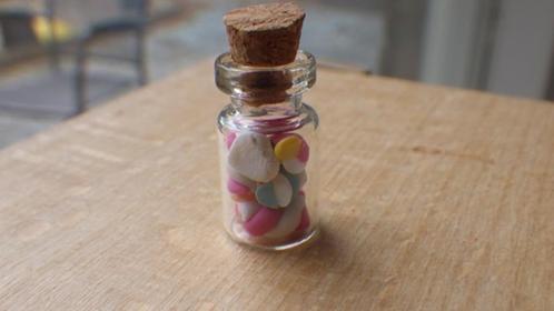 Poppenhuis: Glazen Flesje met Snoep, Verzamelen, Poppenhuizen en Toebehoren, Nieuw, Poppenhuis, Ophalen of Verzenden