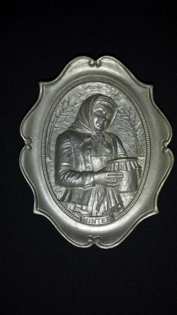 oude Wanddecoratie afb. WINTER <> Plaquette in de kleur TIN beschikbaar voor biedingen