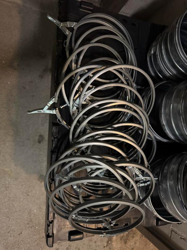Ventilatie Afzuigsysteem beugels en klemmen enz, Zakelijke goederen, Machines en Bouw | Industrie en Techniek, Ophalen of Verzenden